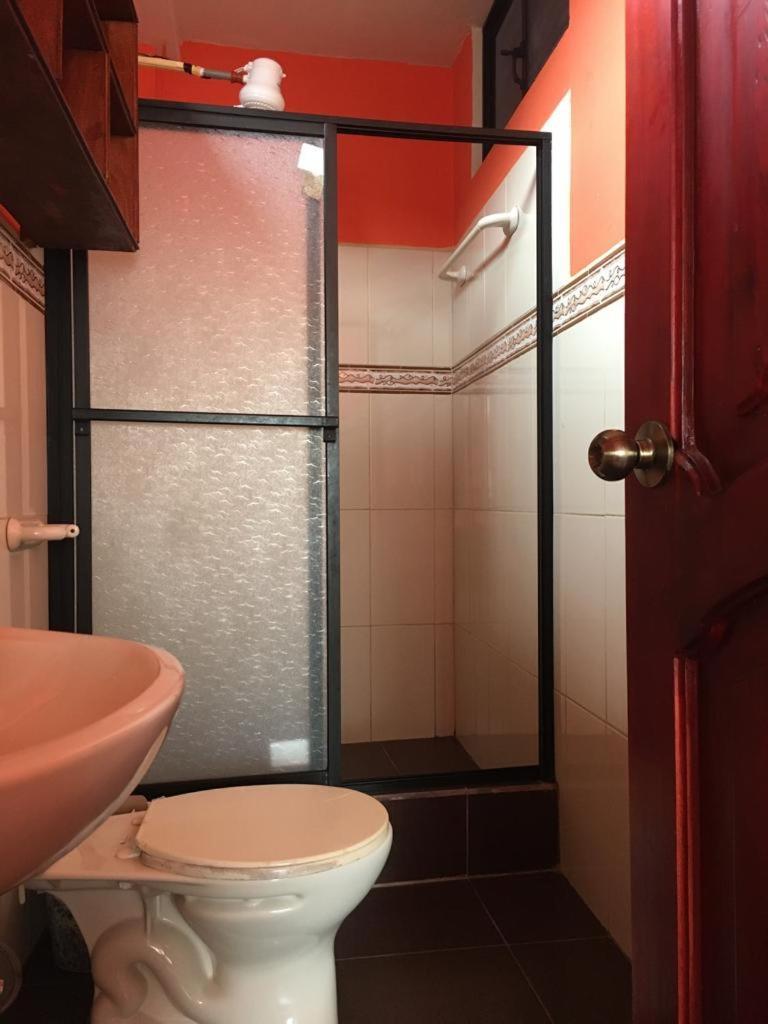 Quédate Aquí Macas Esterno foto