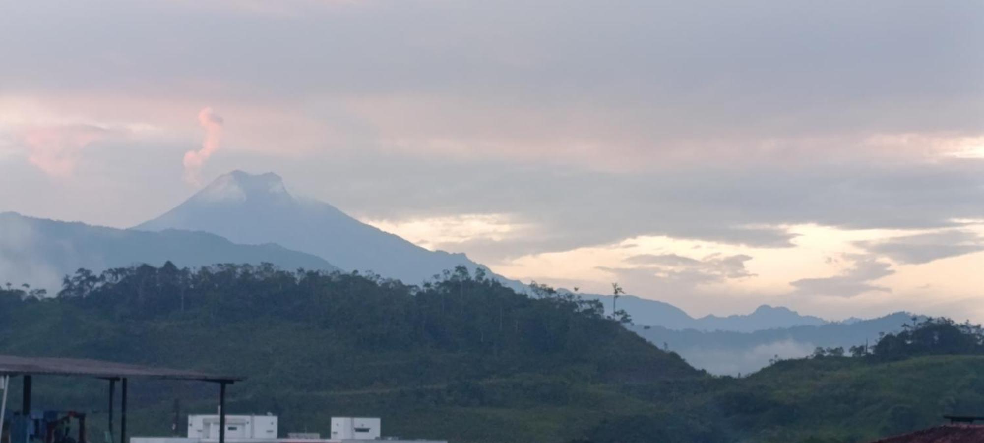 Quédate Aquí Macas Esterno foto
